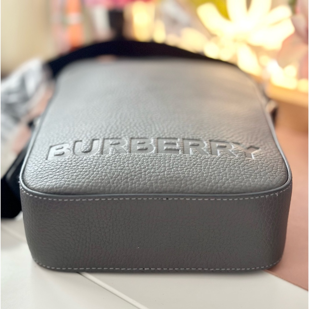 🎁 CUSTOMER APPRECIATION GIFT  Burberry Thornton Small Gray Bag ✨Unisex - Picture 10 of 13